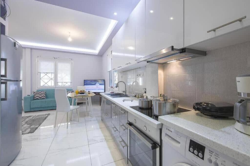 Modern Fully-Equipped House, 5 Min Walk From Metro Atenas Exterior foto